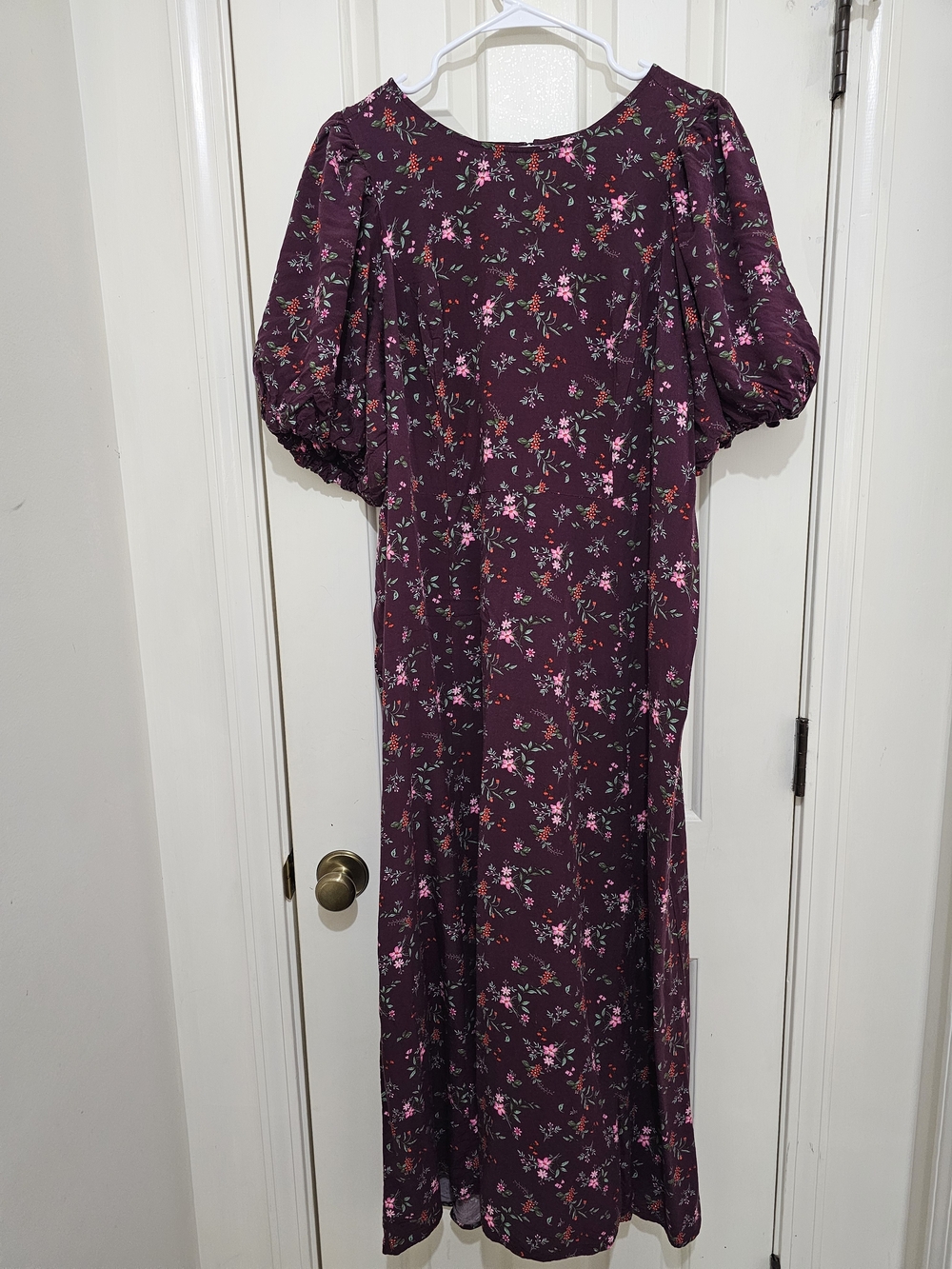 Floral Puff-Sleeve Maxi Dress in Plum